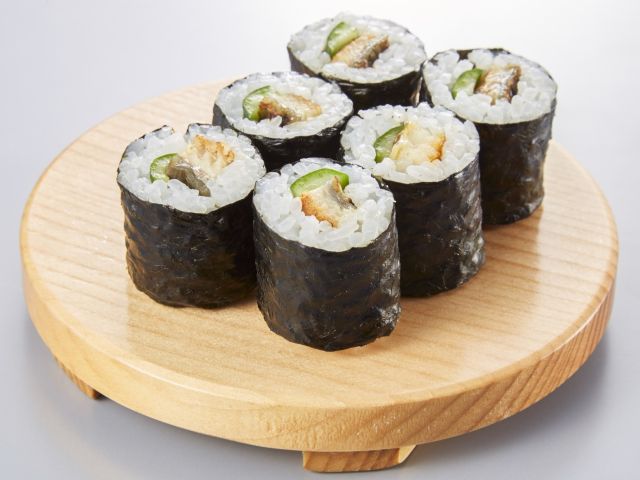 A photo of unakyu maki