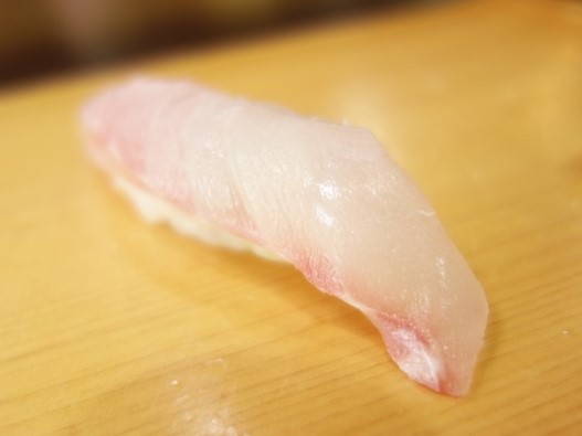 A photo of Yellowtail blue snapper (Umeiro) nigiri