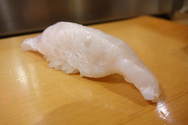 A photo of Slender armorhead (Kusakaritubodai) nigiri