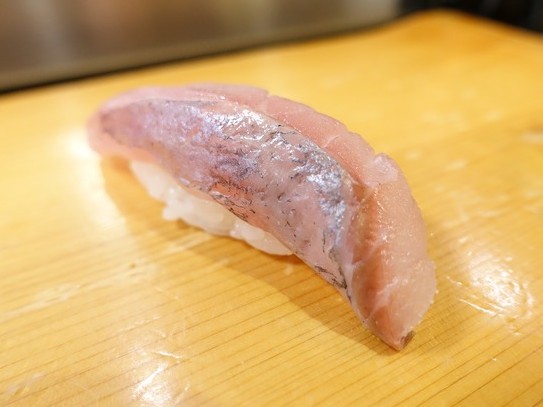 A photo of Big roughy (Hashikinme) nigiri