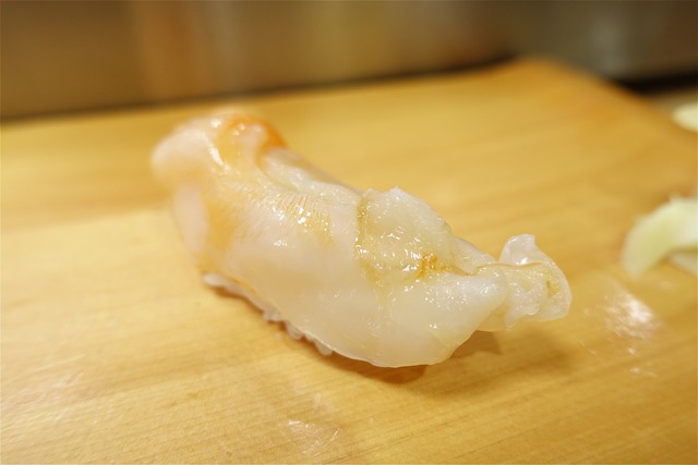 A photo of Nagazarugai nigiri suhi