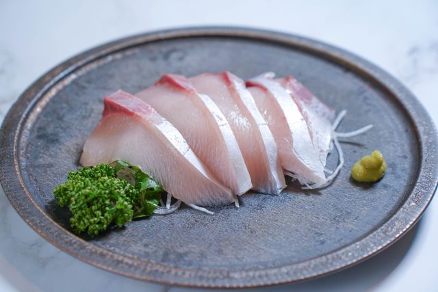A photo of Sogizukuri (Slanted slicing)