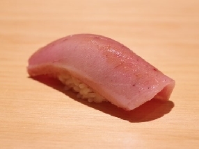 Young bluefin tuna (Meji-maguro)