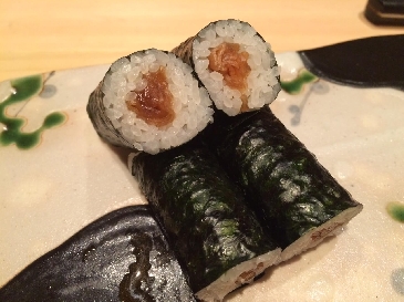 A photo of kanpyo maki sushi
