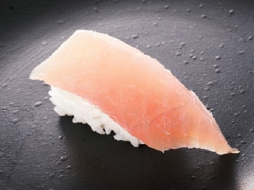 ビンチョウマグロの握り寿司の画像