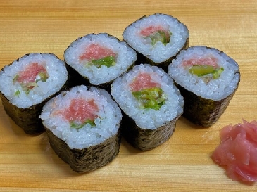 A photo of negitoro maki sushi
