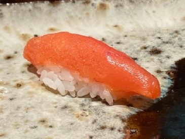 タラコの握り寿司の画像