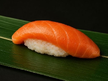 Una foto de sushi Salmón plateado