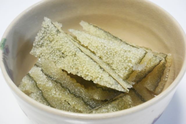 A photo of Herring spawn on kelp (Komochi konbu)