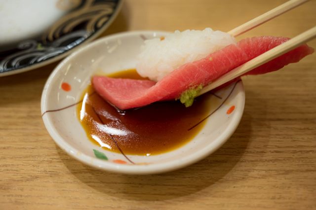 A photo of applying shoyu
