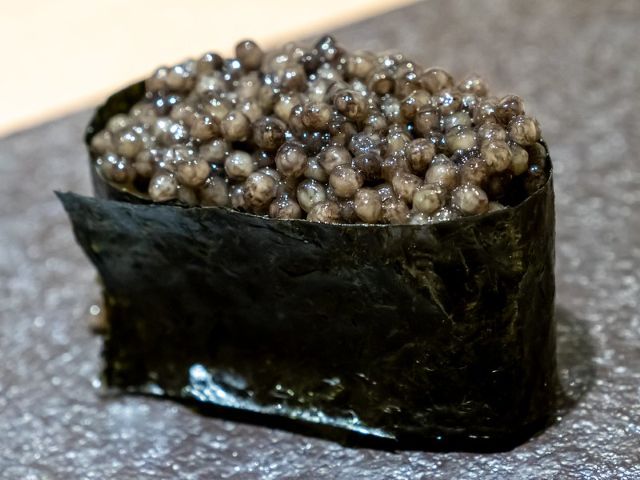A photo of caviar sushi