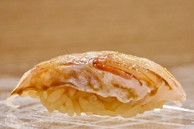 A photo of hakkaku nigiri